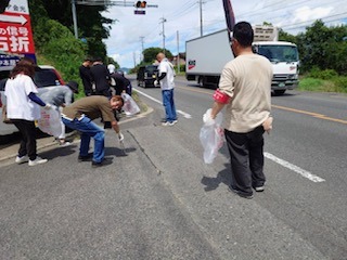絆友興業の恒例行事　猛暑日に負けない最高なゴミ拾い活動！